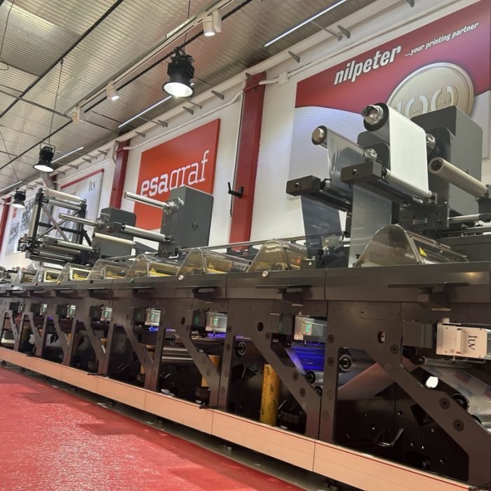 IUV-NILPETER-OPEN-HOUSE-REVIES-700x700-1 (4)