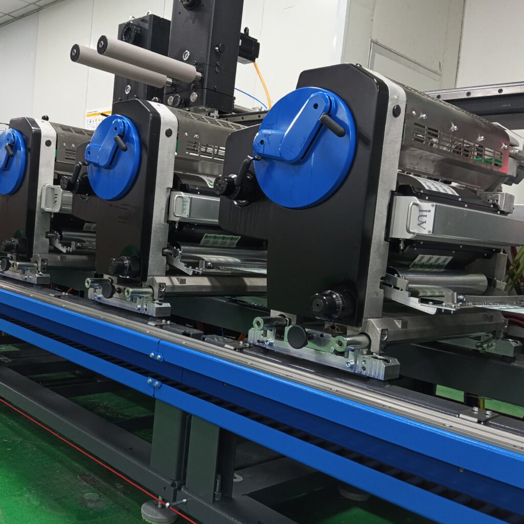 Sistemi di polimerizzazione UV per inchiostri a bassa migrazione nella stampa alimentare e farmaceutica