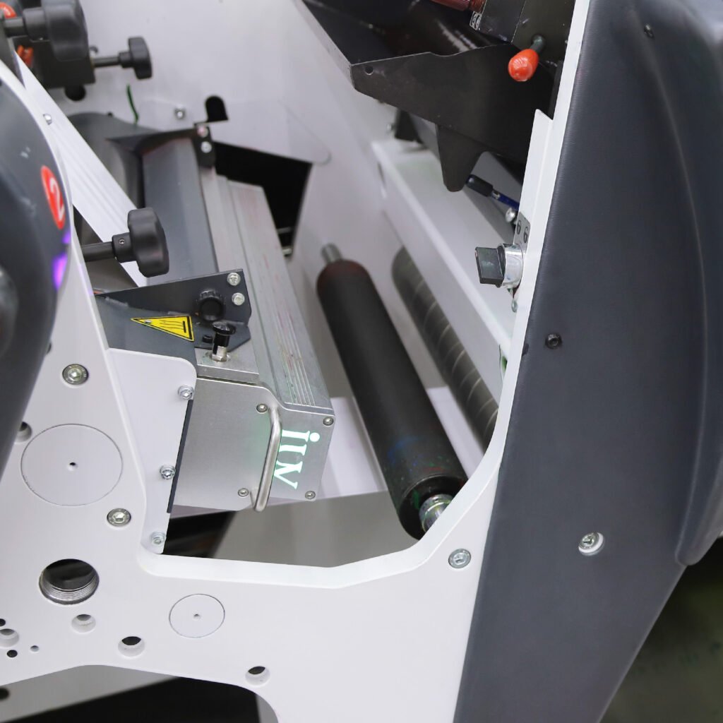 Ottimizzare la stampa di etichette con la tecnologia di indurimento UV avanzata