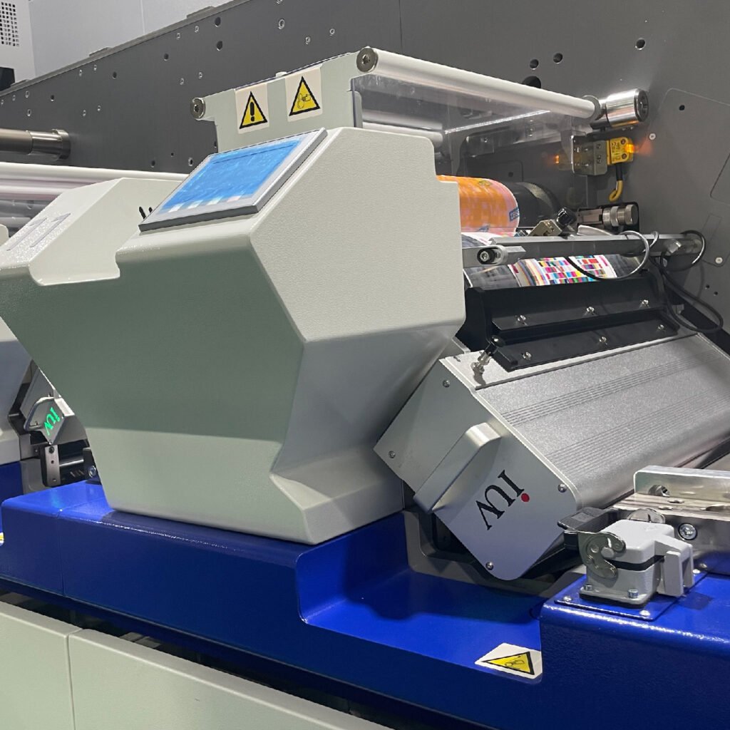 Soluzioni LED UV per la stampa a banda stretta maggiore produttività e controllo del processo