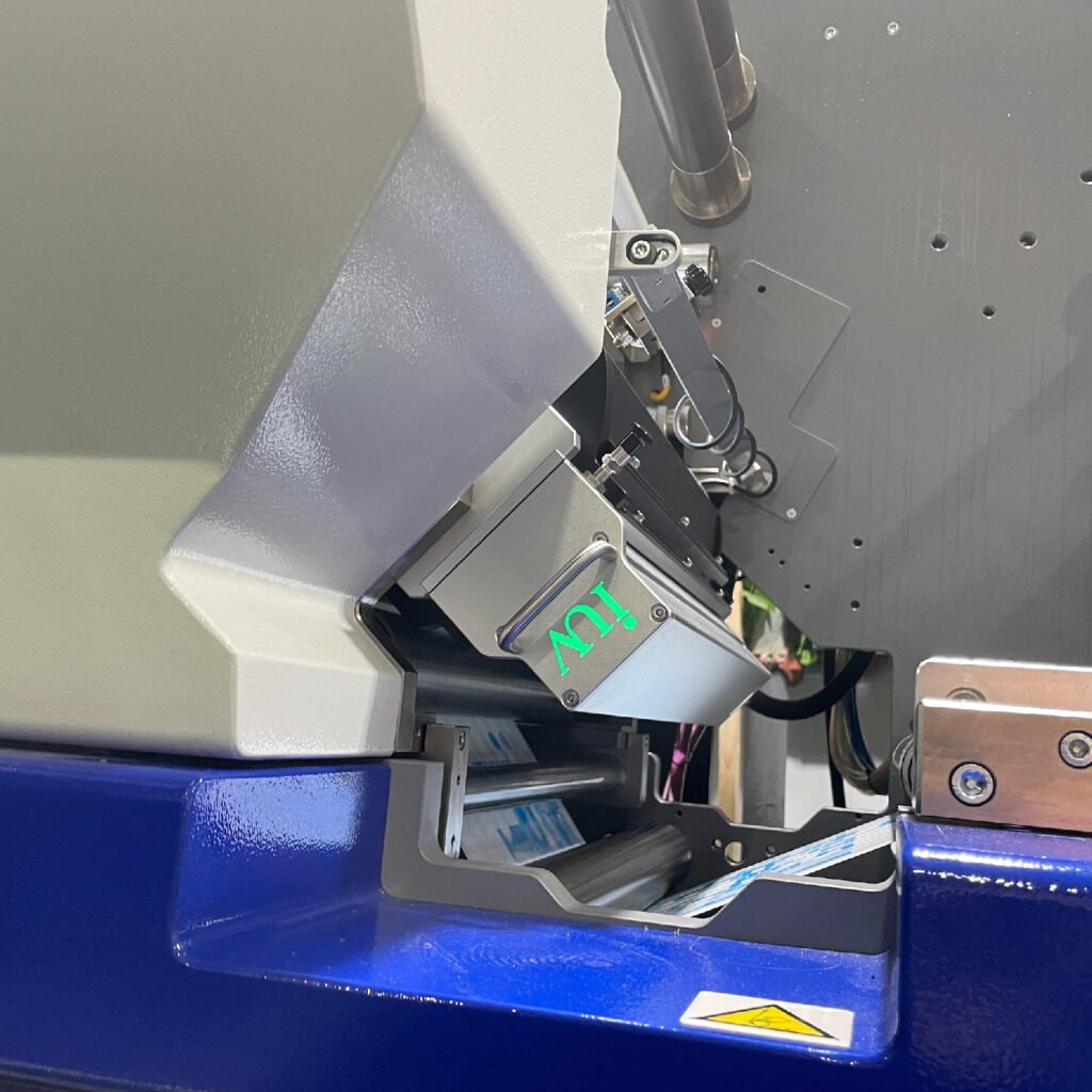 Stampa di etichette industriali con sistema LED velocità e precisione per le necessità produttive moderne