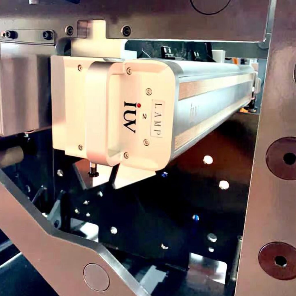 Vantaggi della polimerizzazione UV nella stampa flessografica per etichette ad alta definizione