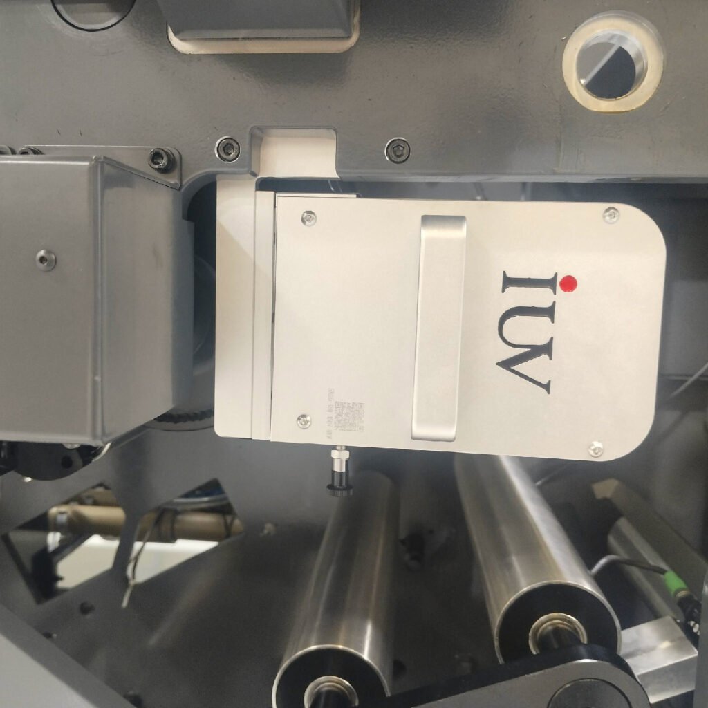 Integrazione dei sistemi LED UV nelle linee automatizzate per la stampa di packaging ed etichette