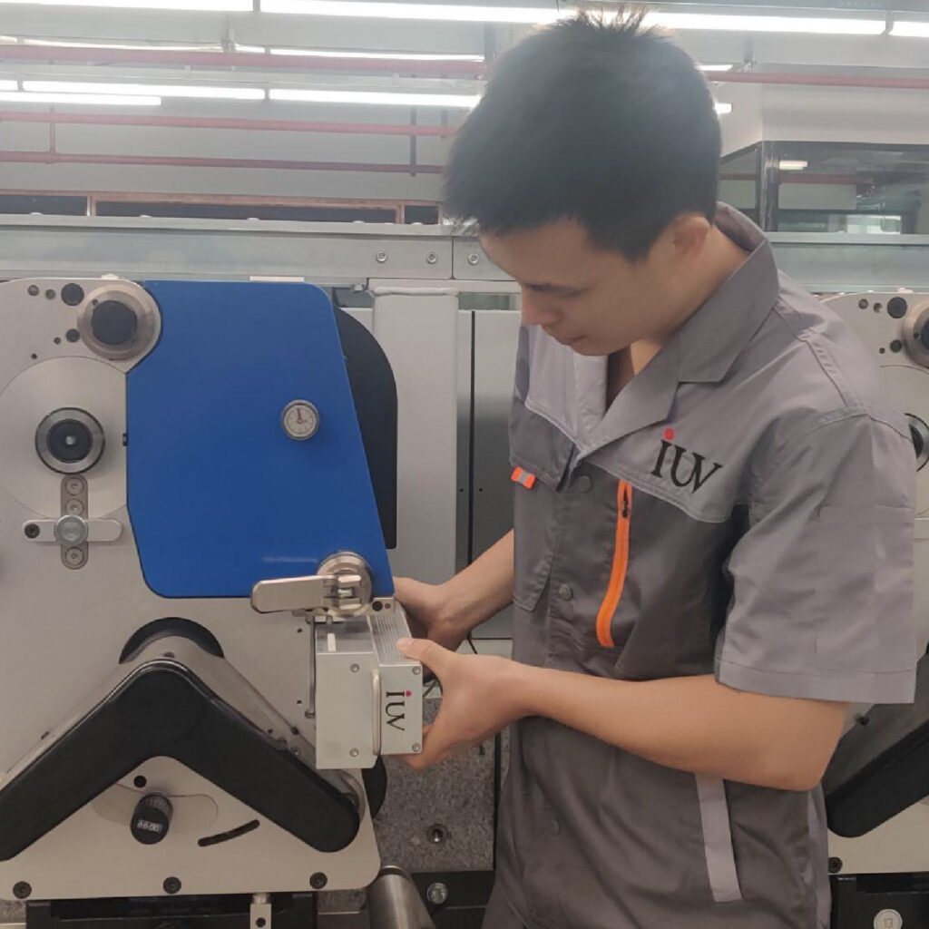 Riduzione dei consumi energetici con sistemi LED ad alta intensità nelle applicazioni UV per etichette