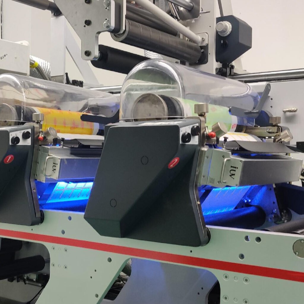 Riduzione dei costi e aumento della produttività grazie ai Sistemi di polimerizzazione UV a LED