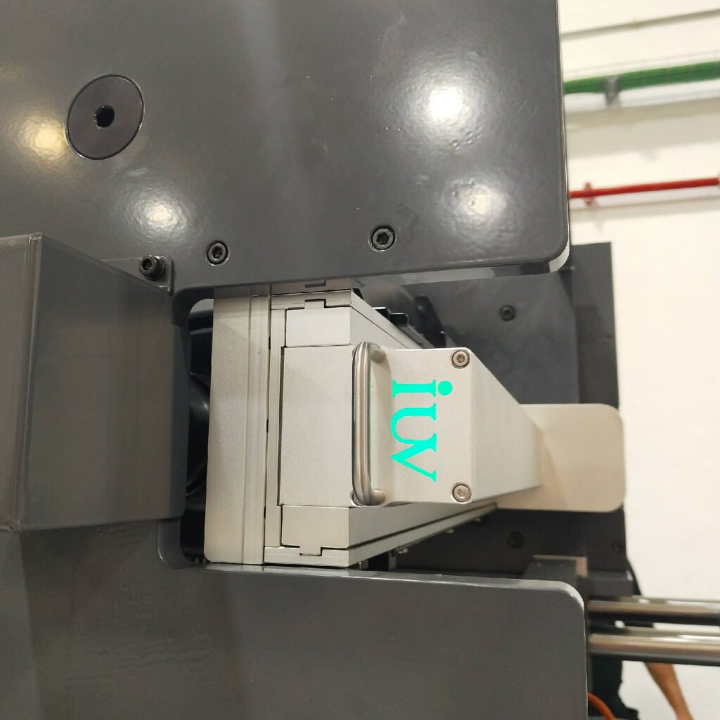 Soluzioni narrow web con UV LED automatizzato per tirature corte e personalizzate