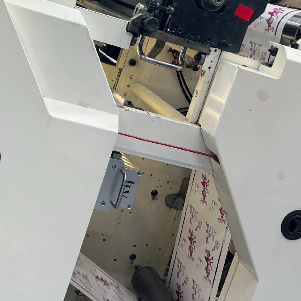 Tecnologia di polimerizzazione UV ridurre i tempi di produzione nella stampa flessografica