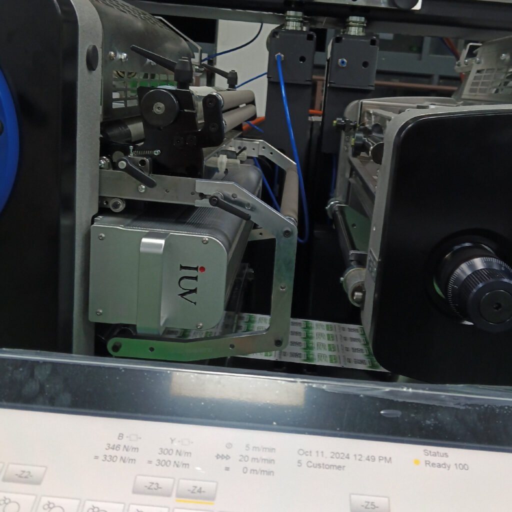 Recensione tecnica dei sistemi di polimerizzazione UV per applicazioni di stampa continue