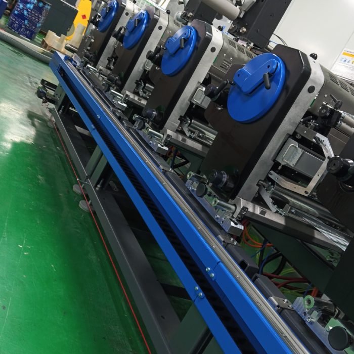 Come adattare i sistemi UV LED a diversi substrati nella stampa flessografica