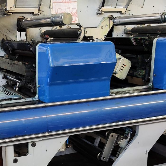 Come i sistemi LED migliorano la resistenza chimica delle etichette per imballaggi industriali