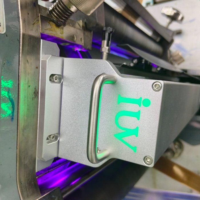 Come il Sistema di Polimerizzazione LED migliora la qualità della stampa offset