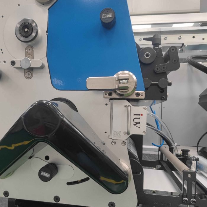 Guida all'integrazione Come configurare sistemi ibridi UV LED e UV Mercury sulle linee di stampa narrow web