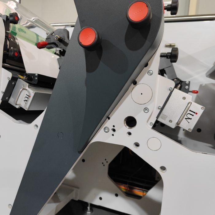 Riduzione dei costi di manutenzione grazie ai sistemi di polimerizzazione LED per stampanti UV