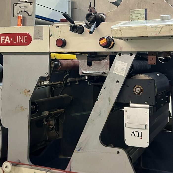 Sistema di polimerizzazione UV la soluzione ideale per la stampa su materiali complessi