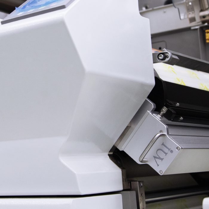 Tecnologia UV a LED per migliorare l’adesione dell’inchiostro su film plastici e materiali complessi