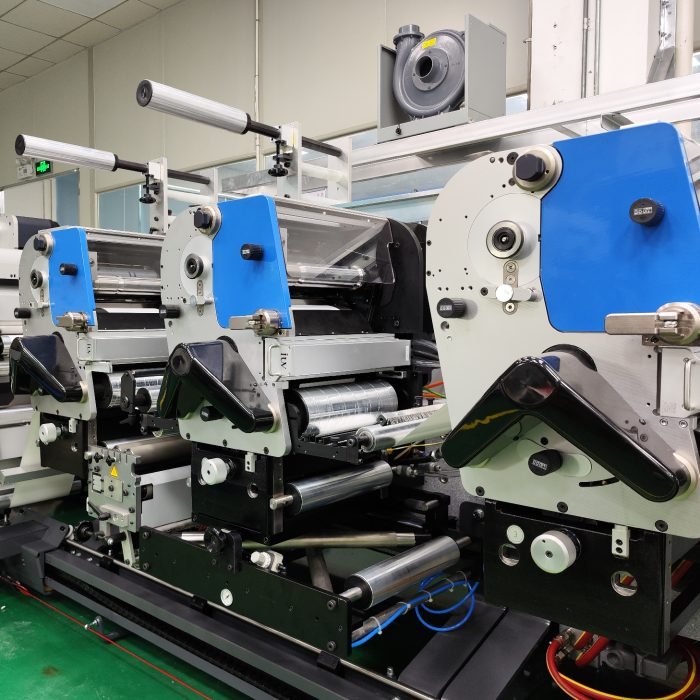 Tecnologie LED UV per linee di stampa automatizzate massima stabilità anche ad alte velocità