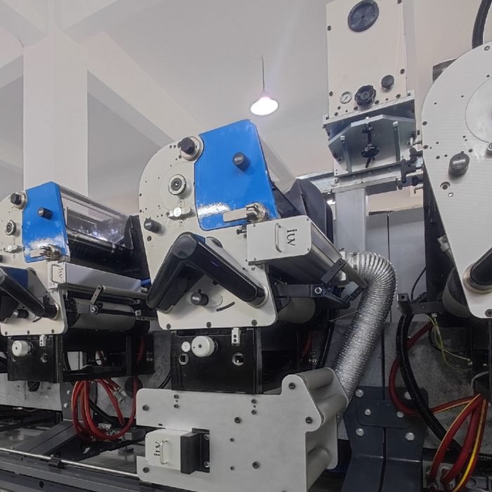 Tecnologie LED per aumentare la produttività nelle linee flessografiche narrow-web