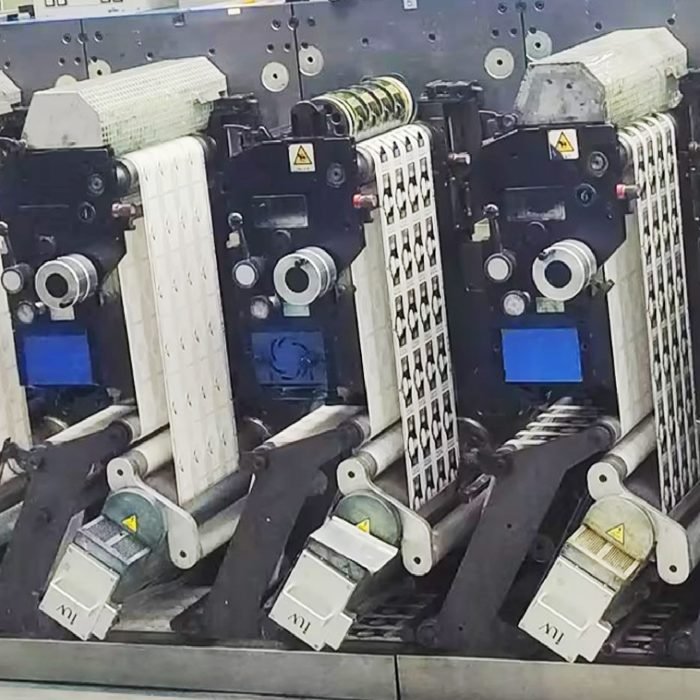 Vantaggi dell’indurimento LED nelle linee di stampa flessografica per il settore packaging